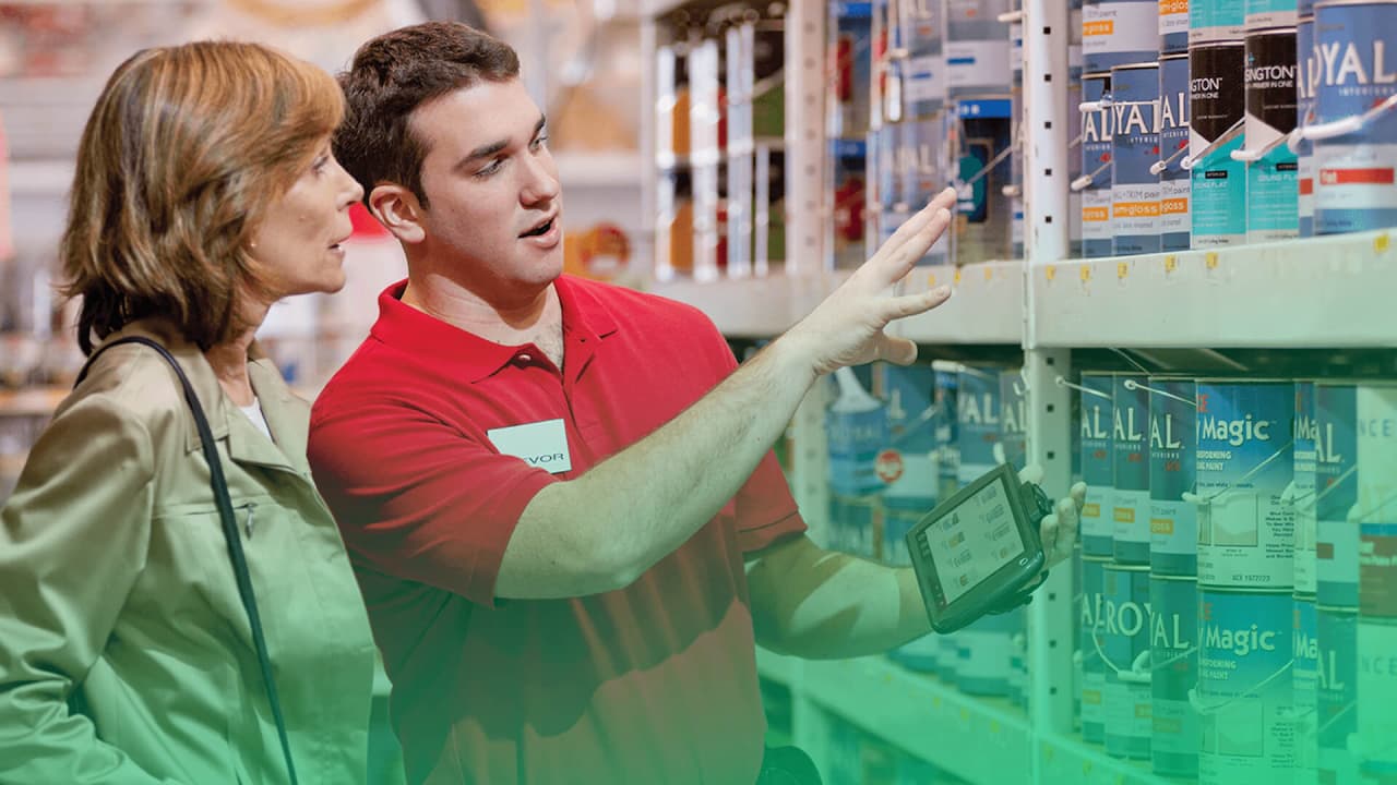 Digital Screens and Retail Staff: Colleagues or Competitors?